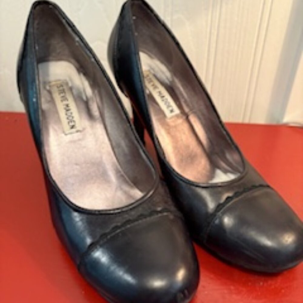 Steve Madden black heels with lace trim, size 7M, P-Mirage